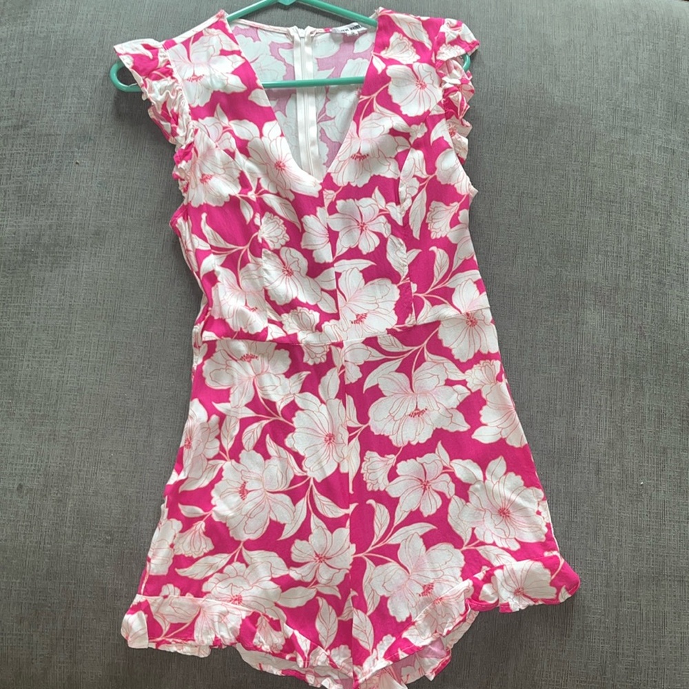 NWOT | Steve Madden | Ruffle Sleeve & Leg Romper | Small | Pink Floral